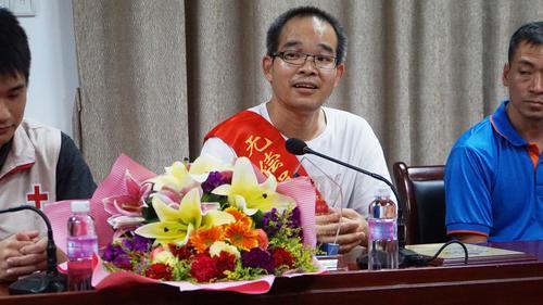 何川2.jpg 何川2.jpg